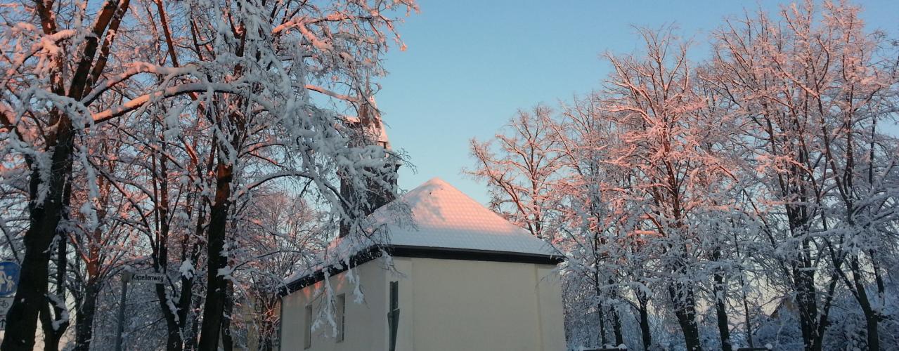 bg-promo_red_kirche_winter